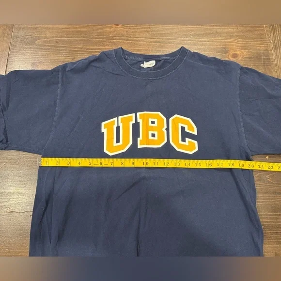Vintage UBC University of British Columbia T-Shirt - Picture 7 of 8